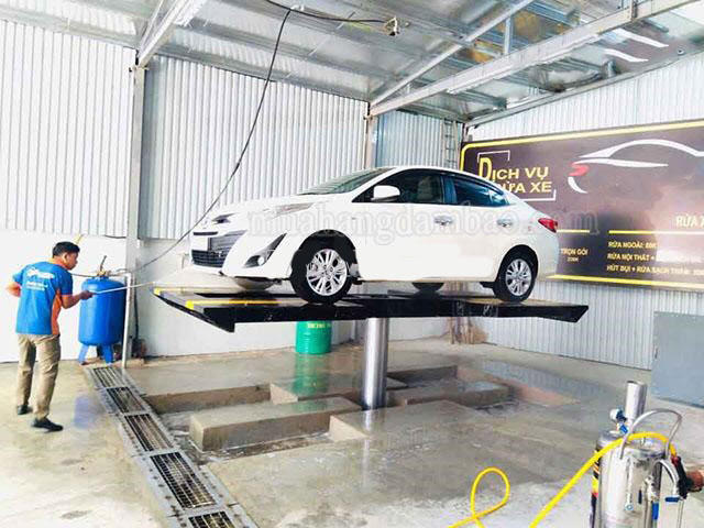 Cầu nâng hạ ô tô Airtek được sử dụng phổ biến trong các tiệm sửa chữa xe