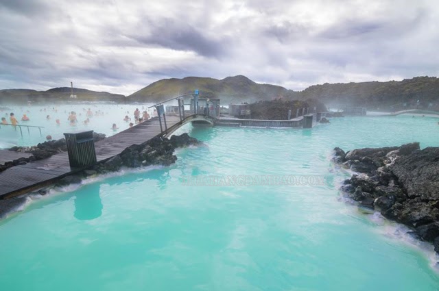 Hồ nhân tạo tại Iceland thu hút nhiều khách du lịch