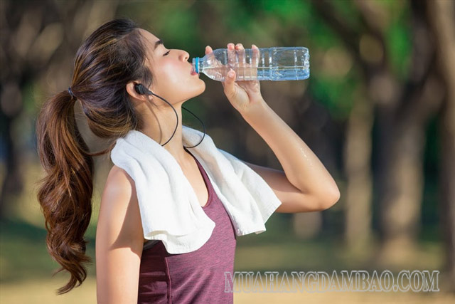 Mất nước do tập thể thao quá độ cũng gây mỏi cơ