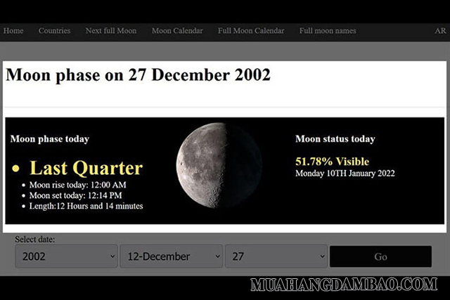 Hình ảnh mặt trăng ngày sinh hiển thị trên màn hình máy tính