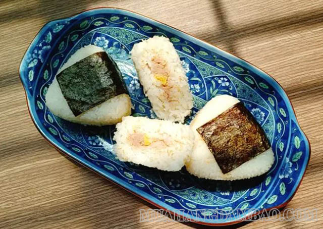 Cơm nắm Onigiri